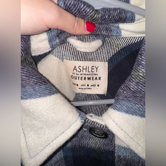 Shacket - Picture 2 of 2